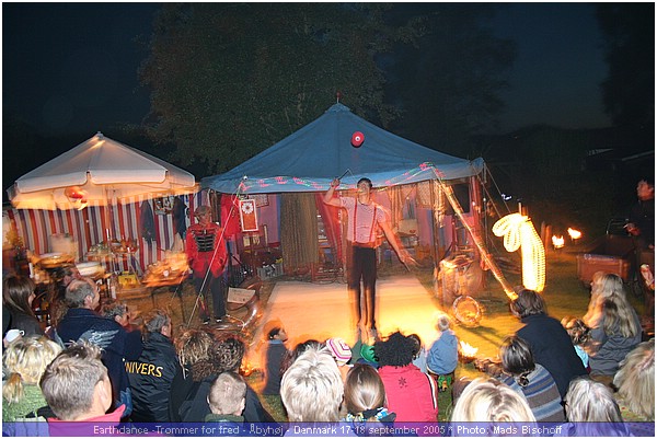 Earthdance -Trommer for fred - �byh�j - Denmark 17-18 september 2005. IMG_9401.JPG