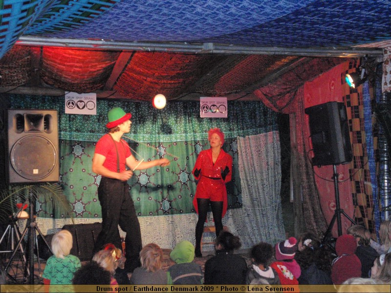Drum spot / Earthdance Denmark 2009 * Photo � Lena S�rensen  P9260029.JPG