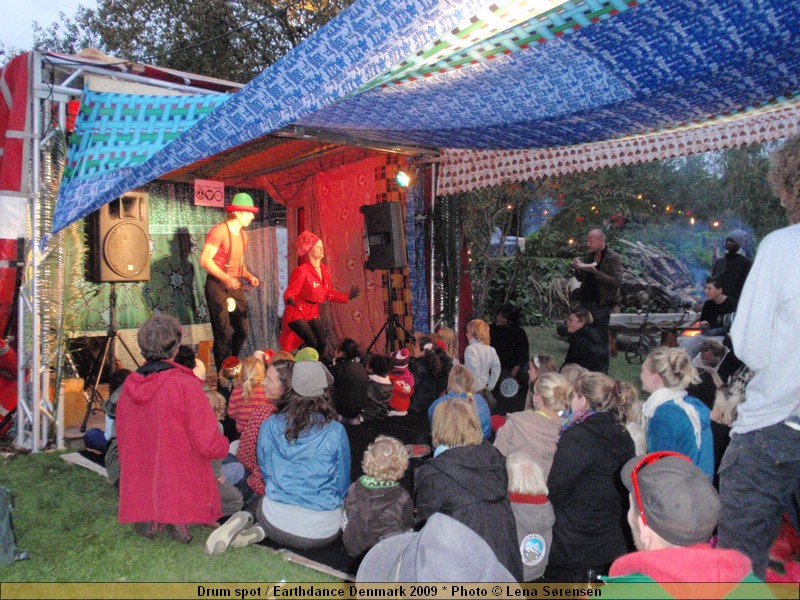 Drum spot / Earthdance Denmark 2009 * Photo � Lena S�rensen  P9260033.JPG