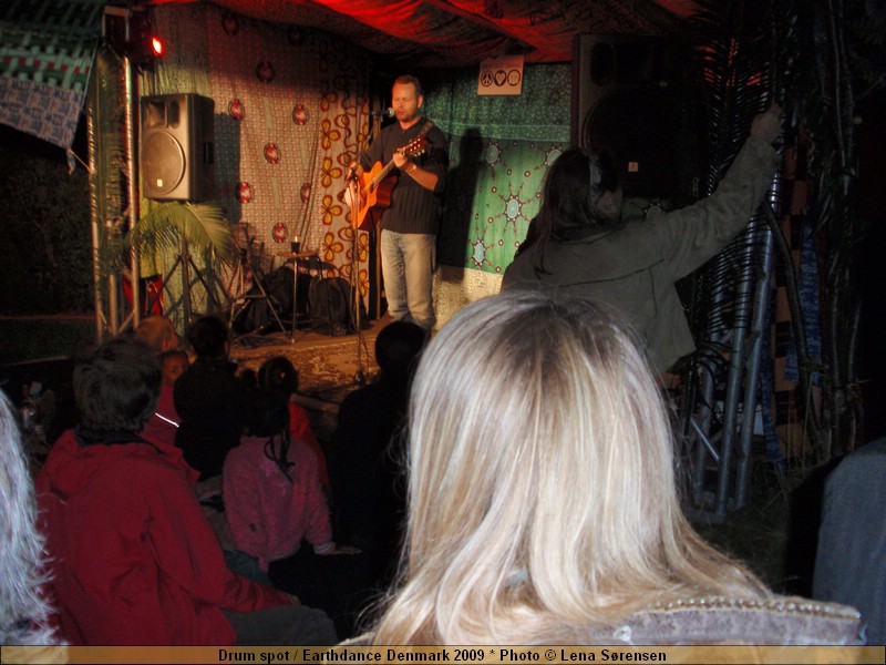 Drum spot / Earthdance Denmark 2009 * Photo � Lena S�rensen  P9260058.JPG