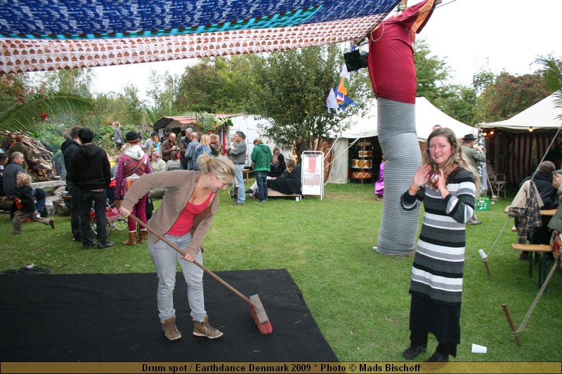Drum spot / Earthdance Denmark 2009 * Photo � Mads Bischoff  IMG_6261.JPG