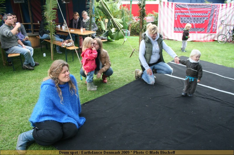 Drum spot / Earthdance Denmark 2009 * Photo � Mads Bischoff  IMG_6327.JPG