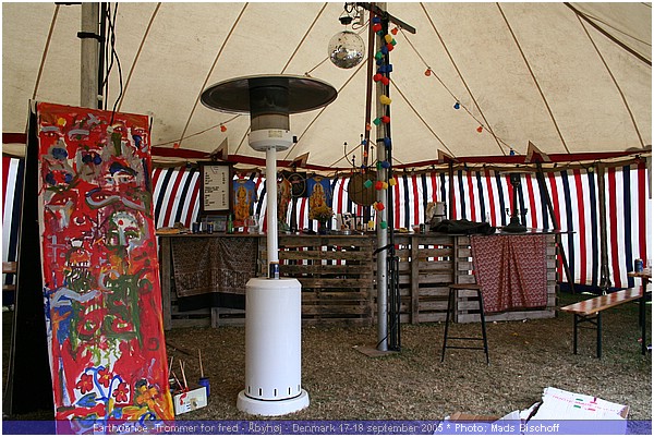 Earthdance -Trommer for fred - �byh�j - Denmark 17-18 september 2005. IMG_9555.JPG