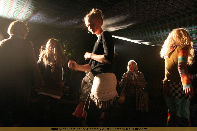 Drum spot / Earthdance Denmark 2009 * Photo � Mads Bischoff  IMG_6489.JPG