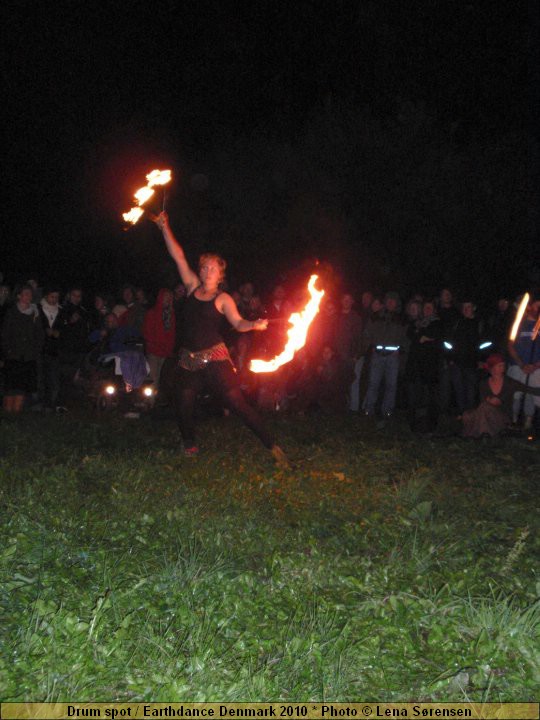 Drum spot / Earthdance Denmark 2010 * Photo � Lena S�rensen  63830_1518813445226_1081226852_31479398_444379_n.jpg